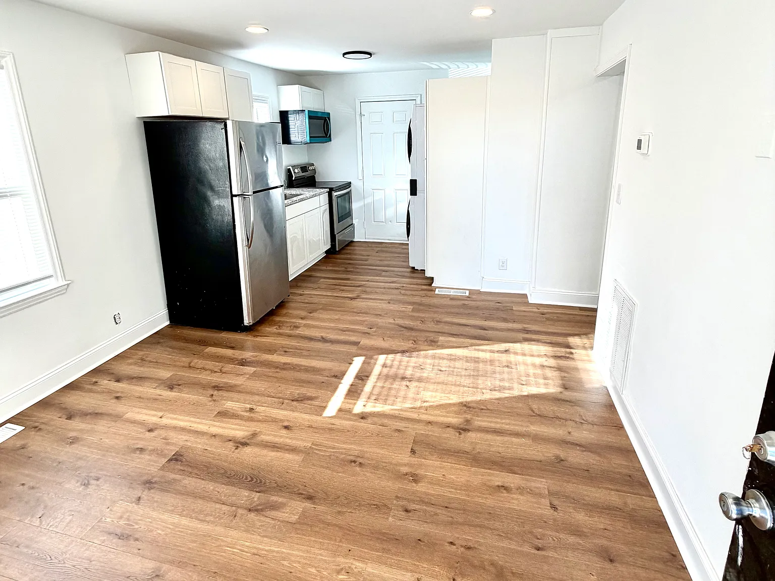 2 bed, 750 sqft, $1,450 — Photo 2