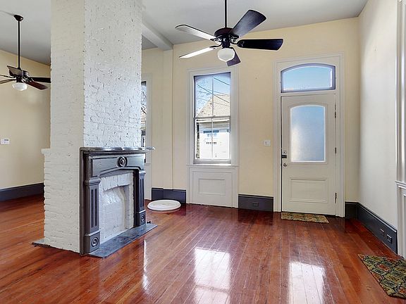 3rd image of 2822 Burgundy St