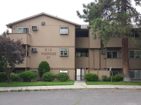 Pineridge Apartments