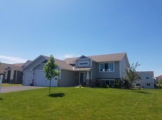 8633 Tessman Ct N, Brooklyn Park, MN 55445