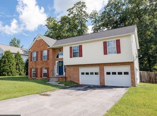 111 Appomattox Dr, Stephens City, VA 22655