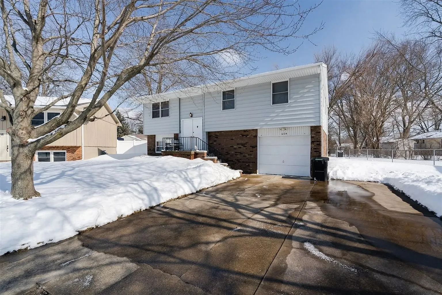 604 Highpoint Rd photo 1