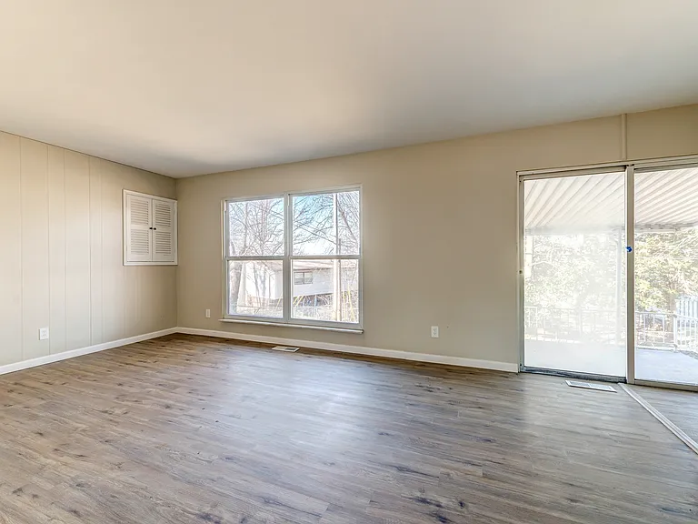 8435 Bridle Spur Dr — Photo 14