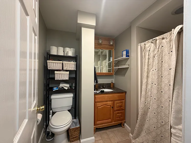466 Commercial St #5 — Photo 4