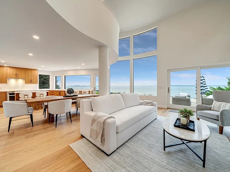 36 E Harbor Dr — Photo 15