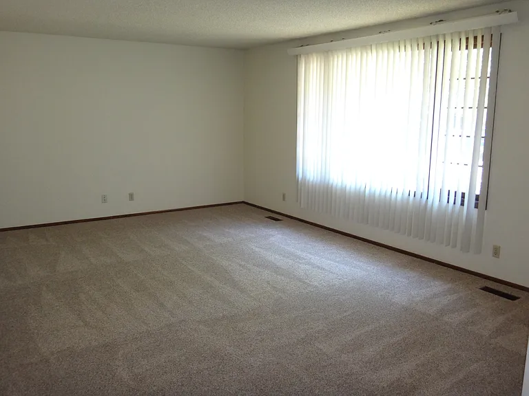 2293 Latona Dr NE — Photo 13