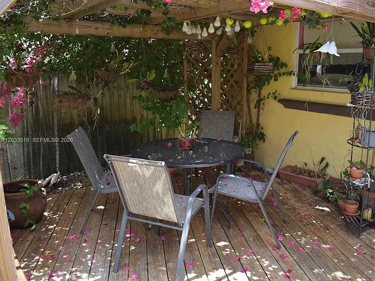 4415 Tyler St — Photo 3