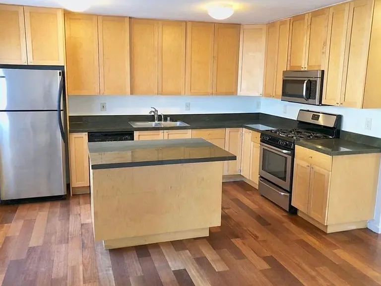 937 Wilcox Ave — Photo 7