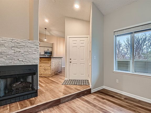5th image of 6001 S Yosemite St APT H301
