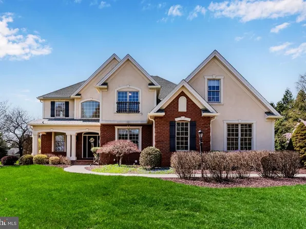 2301 Claridge Ct, Enola, PA 17025