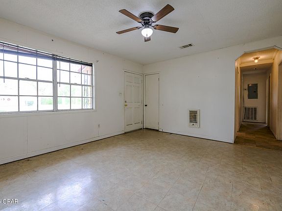 3rd image of 891 8th Ave
