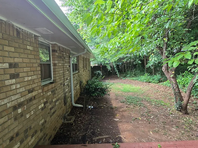 2902 Highbrook Ct — Photo 10