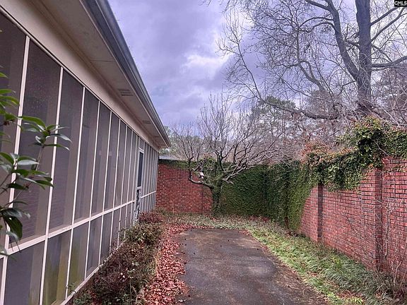 5th image of 25 Southbury Ln