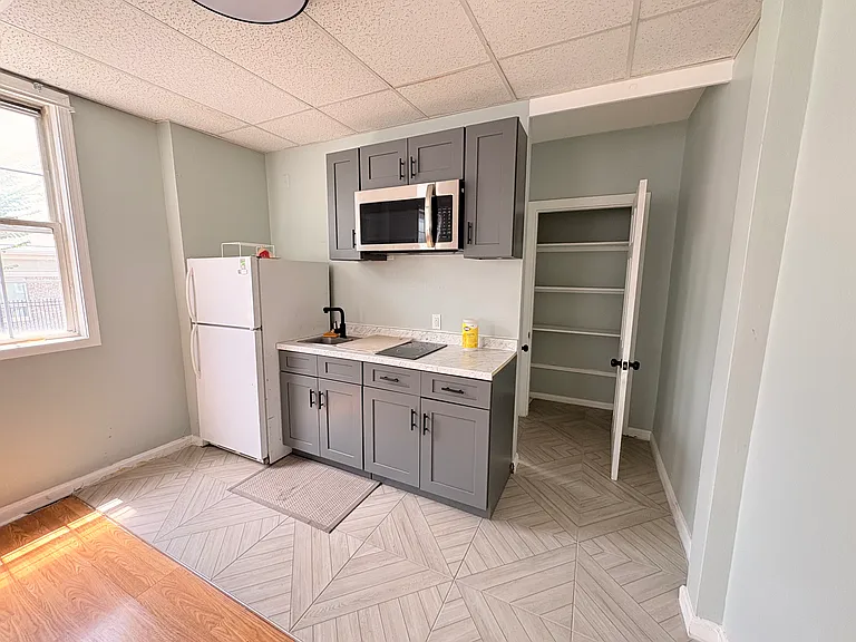 4801 Reading Rd #1 — Photo 5
