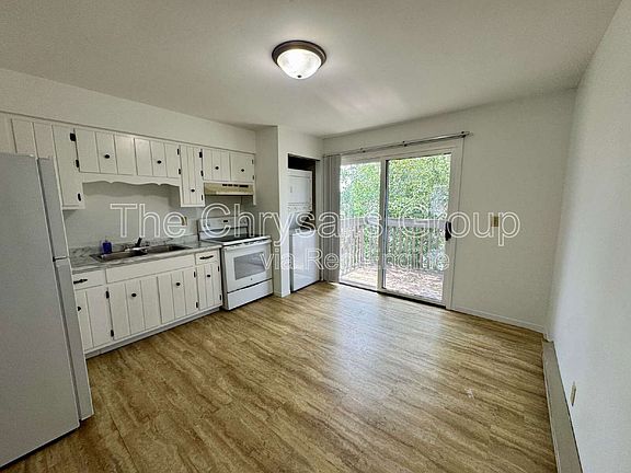 5th image of 423 Windsor Dr #4