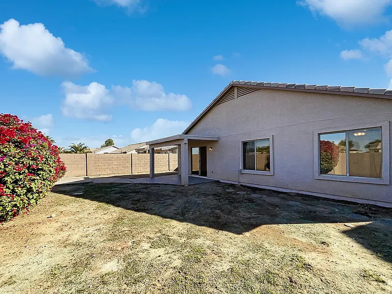 1708 E Francisco Dr — Photo 14