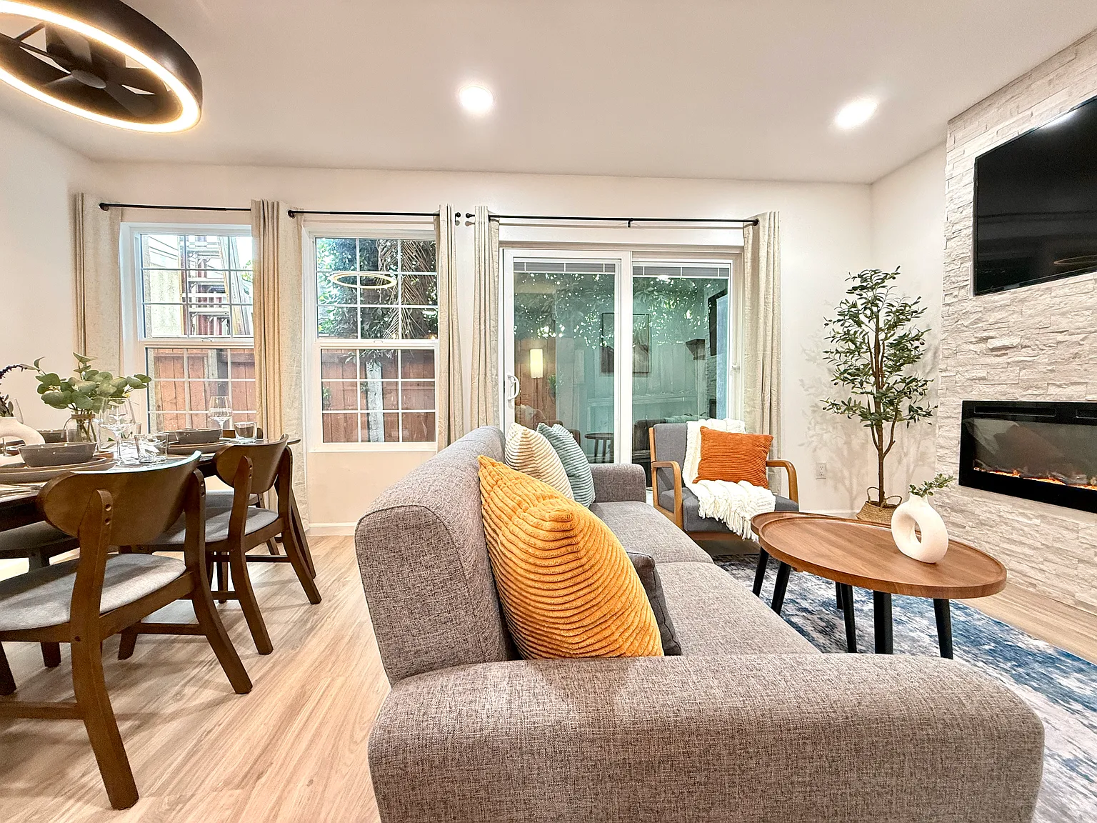 3229 S Sherbourne Dr — Photo 4