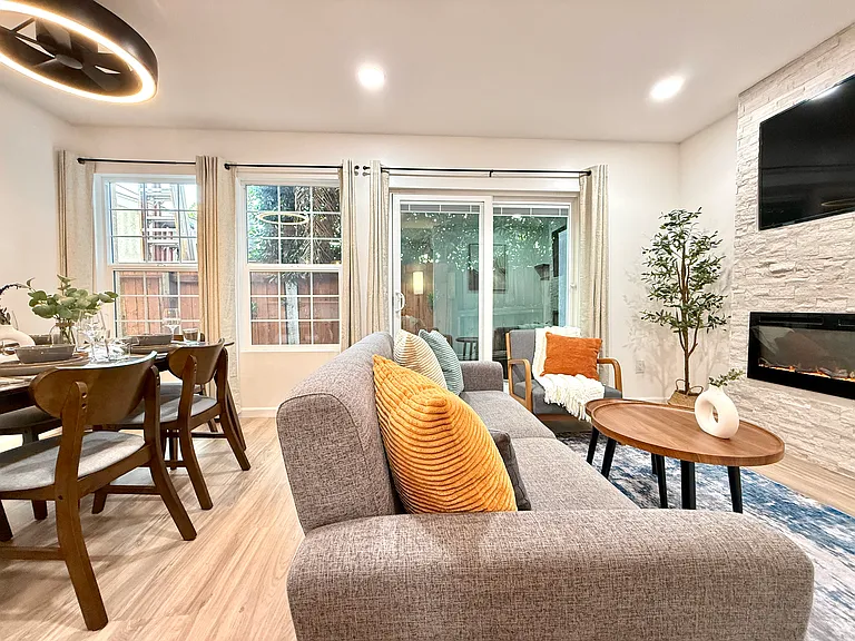 3229 S Sherbourne Dr — Photo 4