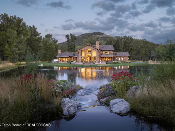 2900 W Yellowbell Cir, Wilson, WY 83014