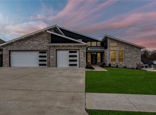 1500 Bristol Ln, Centerton, AR 72719