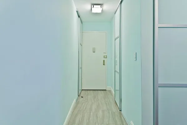 Sold by RealtyTopia | media 10