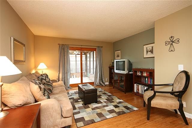 2nd image of 500 Paragon Mills Rd #3