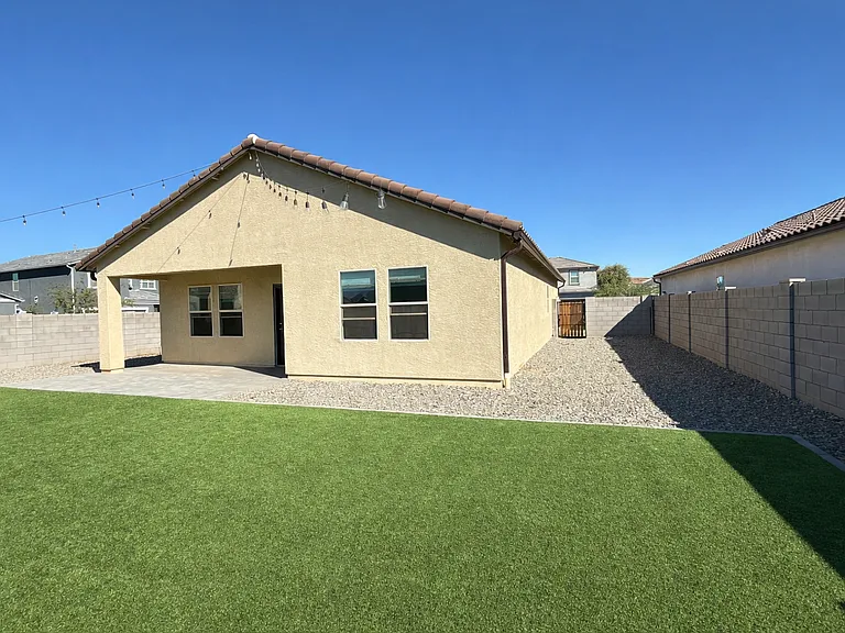 Backyard (Day)
