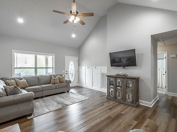 4th image of 188 Southern Dr