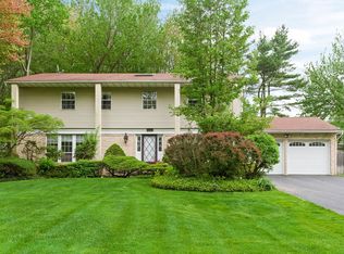 40 Birchdale Ln, Port Washington, NY 11050