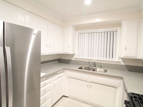 4th image of 3121 Bagley Ave #6