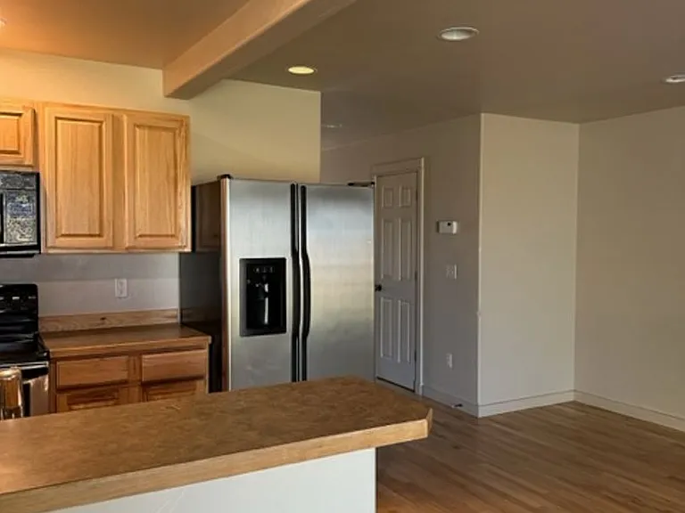 923 Saxon Way — Photo 5