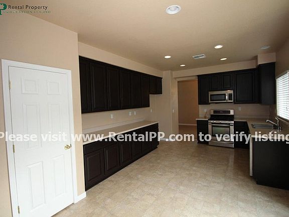 5th image of 1766 Hicks Ave