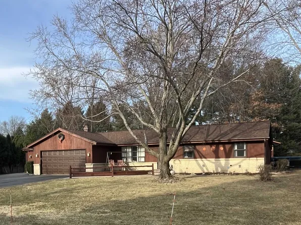 5903 Bow Trl, Rockford, IL 61109