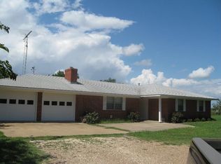 2613 Bluhm Rd, West, TX 76691