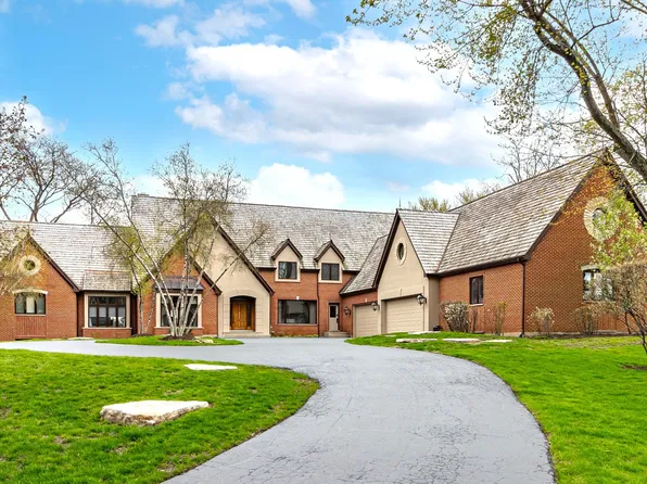 13 Kensington Dr, North Barrington, IL 60010