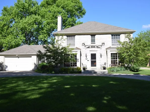 3915 N Lake Dr, Shorewood, WI 53211