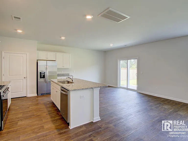 298 Watersglen Dr — Photo 2