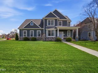 1615 Gleneagles Dr, Bowling Green, OH 43402