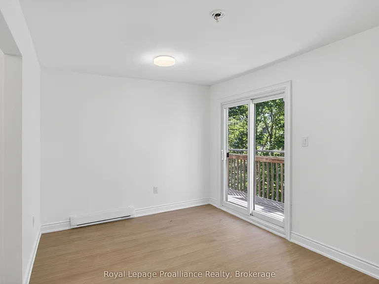 171 Hazlitt St #2 — Photo 8