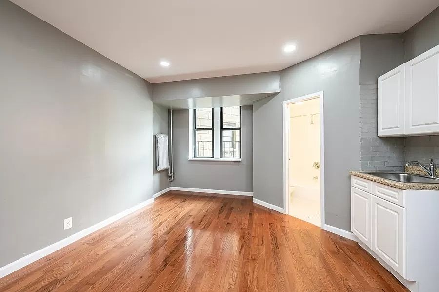 1st image of 941 Jerome Ave APT 9A