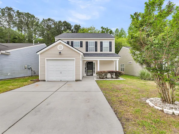421 Savannah River Dr, Summerville, SC 29485