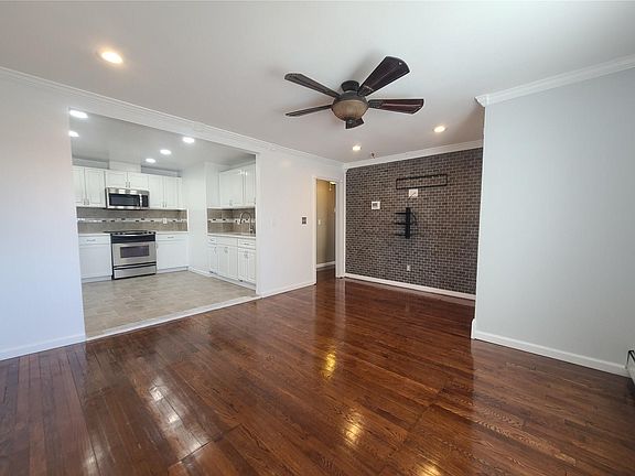 3rd image of 50 Carroll St