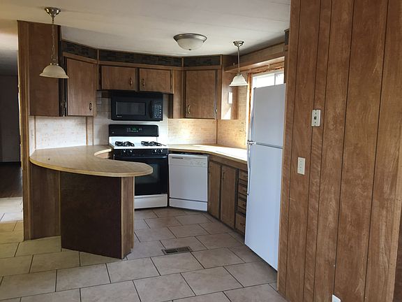 2nd image of 561 E Hooper Ave Lot 1