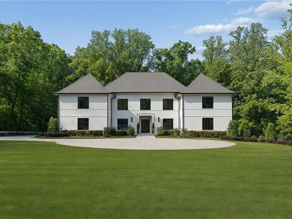 5260 Long Island Dr NW, Atlanta, GA 30327