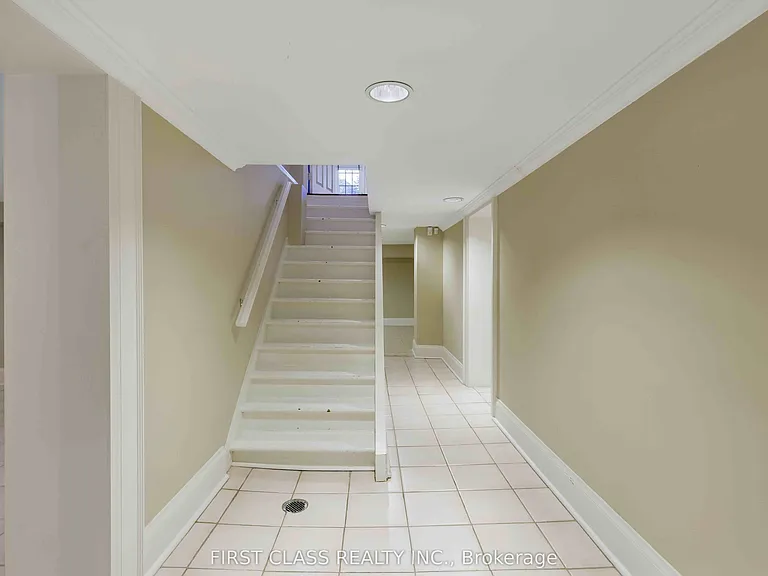 80 Douglas Dr — Photo 30