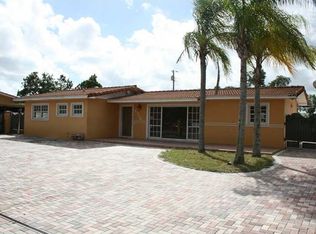 5720 NW 111th St, Hialeah, FL 33012