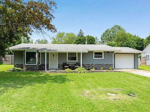 2611 Broken Arrow Dr, Fort Wayne, IN 46825