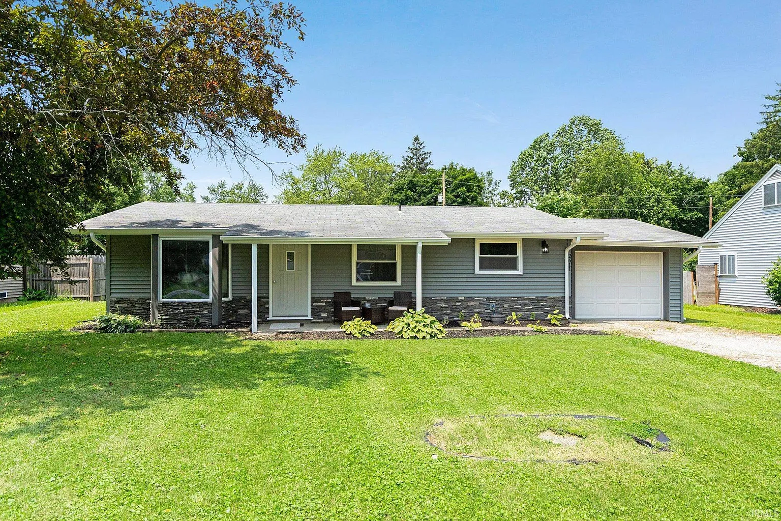 2611 Broken Arrow Dr photo 1
