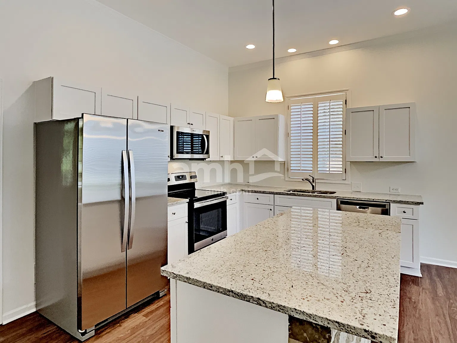 3 bed, 2.5 bath, 2525 sqft, $2,620 — Photo 3