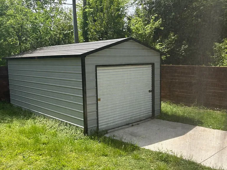 301 Goff St — Photo 13